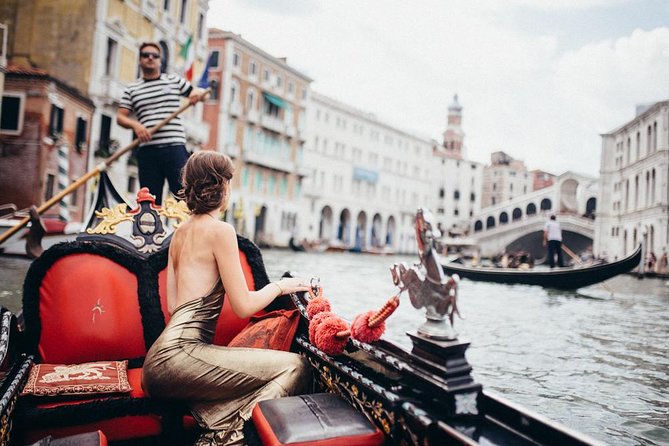 Private Gondola Ride and Photo Session in Venice. - Additional Fees for Certain Dates