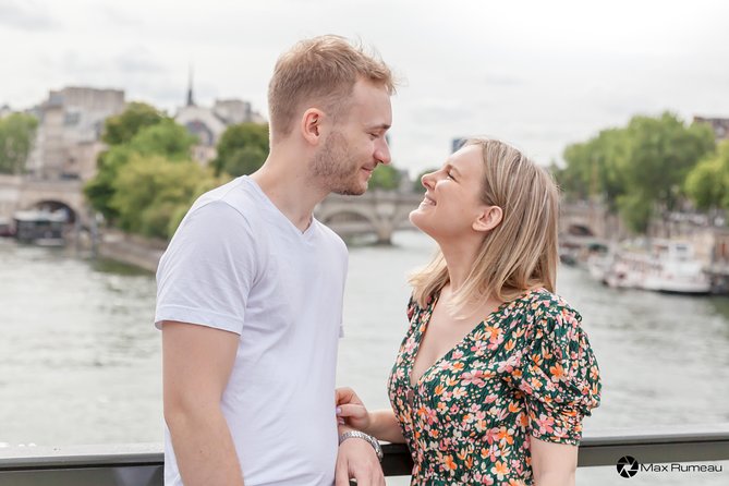 Private Historical Photo Tour in Paris - Pose for Photos