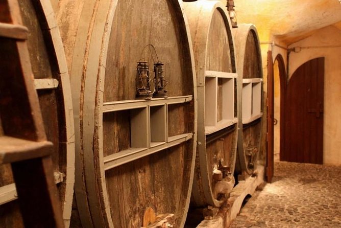 Private Tour: Ancient Akrotiri and Santorini Wineries Tour - Meeting and Pickup Arrangements