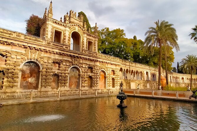 Private Walking Tour Alcazar and Cathedral in Sevilla - Duration and Group Size