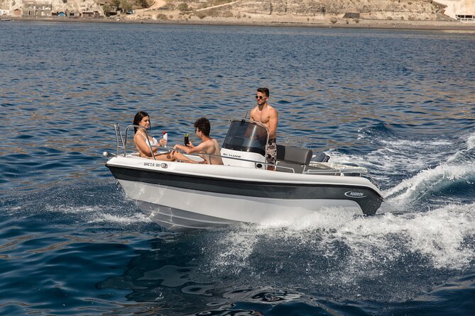 Rent a Boat Without a License in Santorini - Reviews From Previous Customers