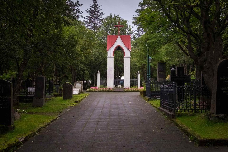 Reykjavik: Guided Folklore Walking Tour - Visiting Historic Graveyards