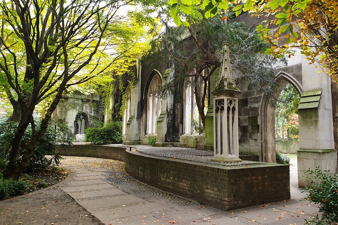 Roman Ruins to Blitz Bombings: A Walking Tour of Londons Fiery History - Tasting History at Ye Olde Cheshire Cheese