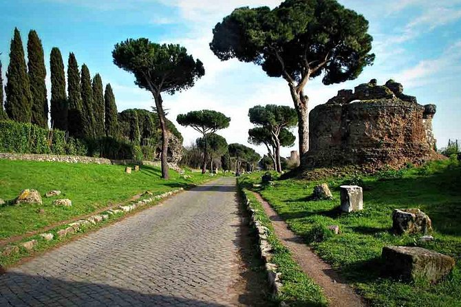 Rome: Appian Way Catacombs and Aqueducts Bike Tour - Catacombs of San Callisto/San Sebastiano