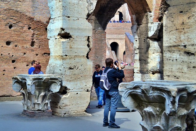 Rome: Colosseum Express Guided Tour - Tour Duration and Group Size