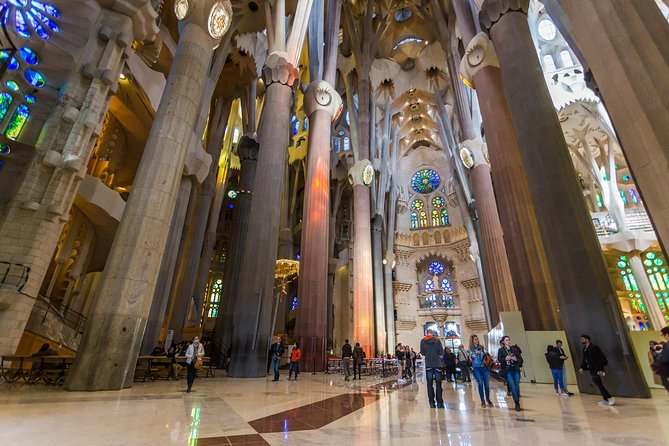 Sagrada Familia Guided Tour With Optional Tower Upgrade - Maximum Travelers per Tour