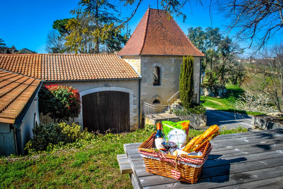 Saint-Emilion: Grand Cru Classified Guided Winery Visit & Picnic - Meeting Point Location