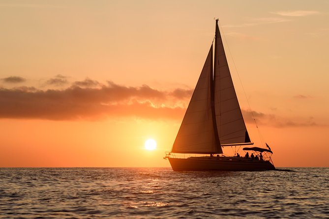 Santorini Private Sunset Sailing Tour With Dinner, Drinks &Transfer Included - Dining and Beverage Options