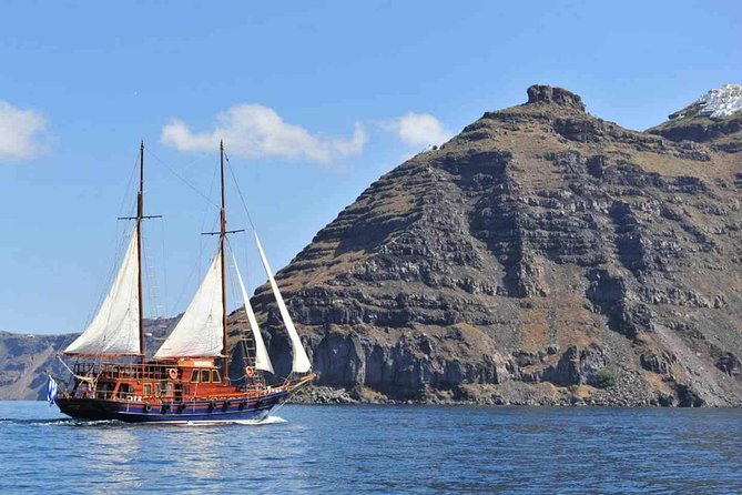 Santorini Volcanic Islands Cruise: Volcano, Hot Springs and Thirassia - Customer Reviews Summary