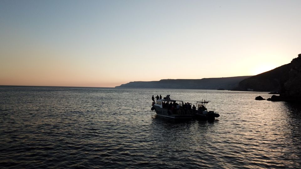 Sesimbra: Sunset Boat Tour - Languages and Accessibility