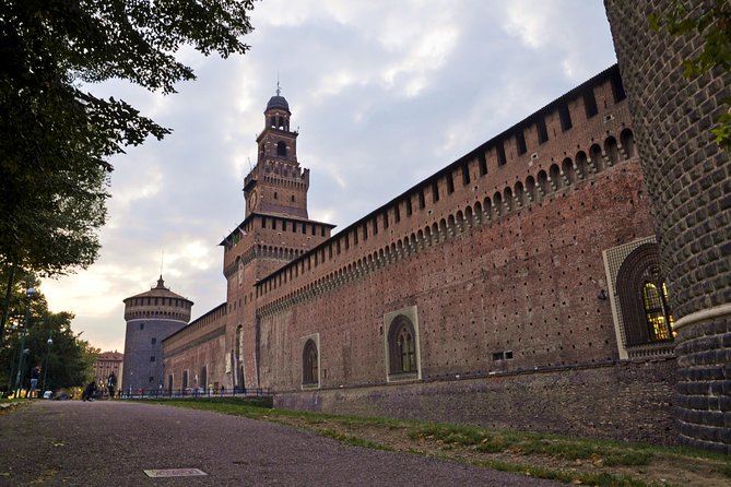 Skip the Line: Essential Milan Tour Including Da Vincis The Last Supper - Duomo Cathedral