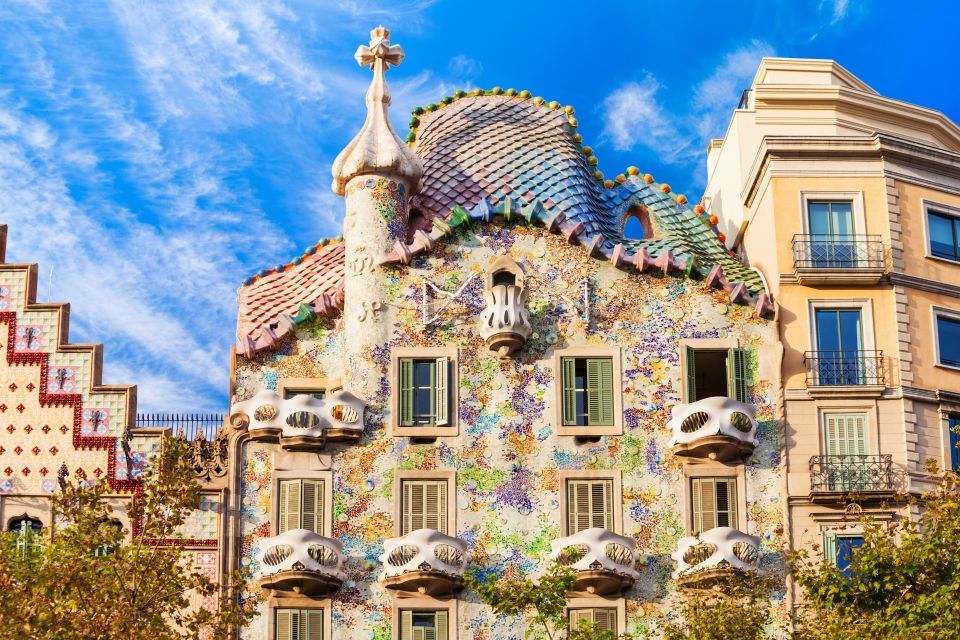 Skip-The-Line Modernist Recinte of Sant Pau Private Tour - Licensed Guide