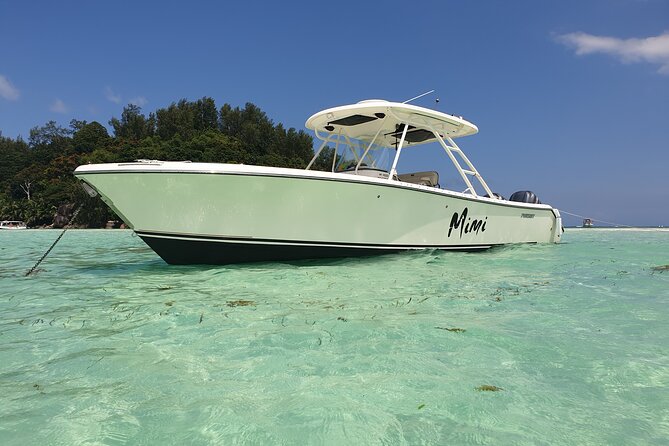 St. Anne Marine Park & Moyenne Island, Creole Lunch (Private Boat) - Lunch on Moyenne Island