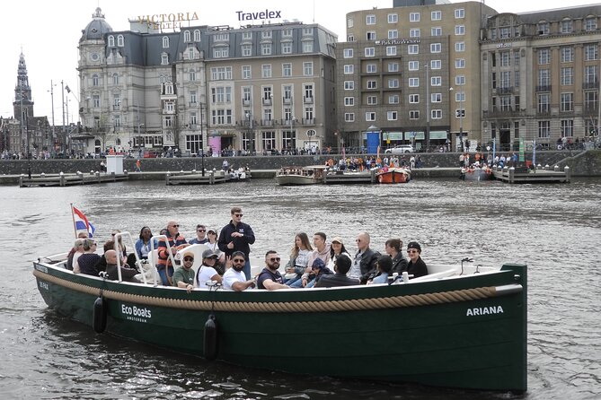 Stylish Canal Cruise With Local Skipper Incl a Wine, Beer or Soda - Group Size and Transportation