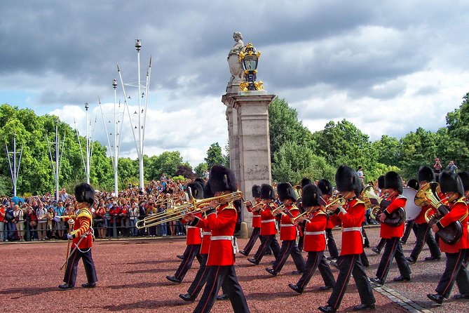 The Changing of the Guard Guided Walking Tour - Semi-Private 8ppl Max - Cancellation of Changing of the Guard