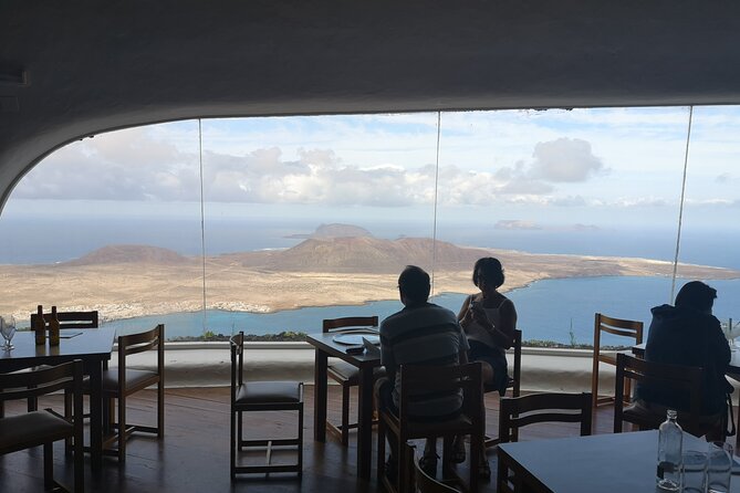 Tour of Jameos Del Agua, Cueva De Los Verdes and Viewpoint From the Cliffs - Discovering Cueva De Los Verdes