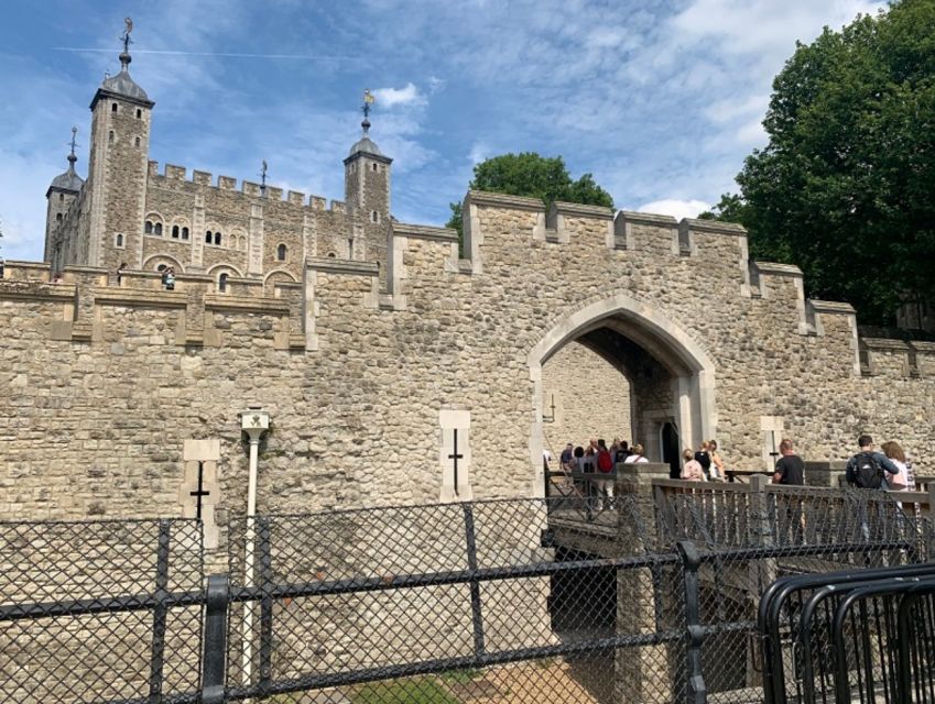 Tower of London: Opening Ceremony, Crown Jewels & Beefeaters - Accessibility Considerations