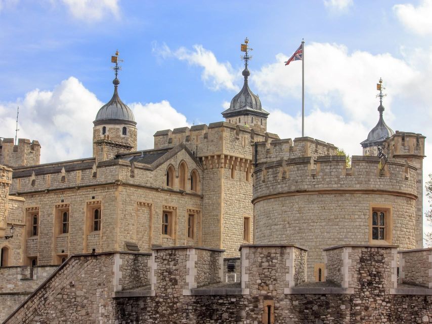 Tower of London Tour With Private Guide, Tickets, Pickup - London Underground Tickets