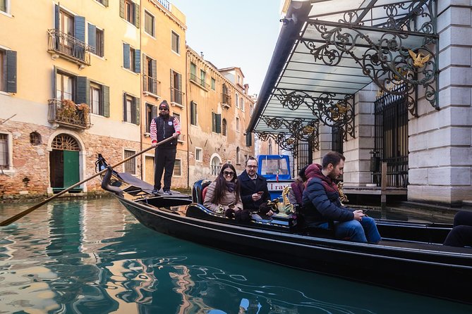 Venice: Grand Canal by Gondola With Live Commentary - Location and Accessibility