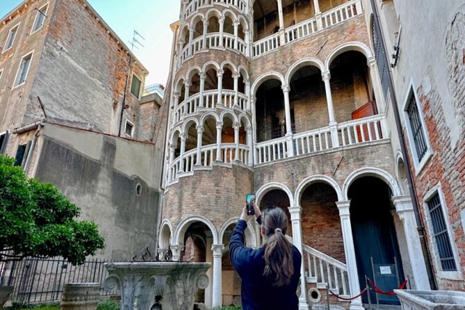 Venice in A Day: St Marks Basilica, Doges Palace & Gondola Ride - Navigating the Meeting and Pickup