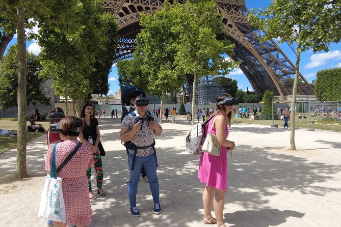 Virtual Reality Guided Tour at the Eiffel Tower - Traveler Feedback Highlights