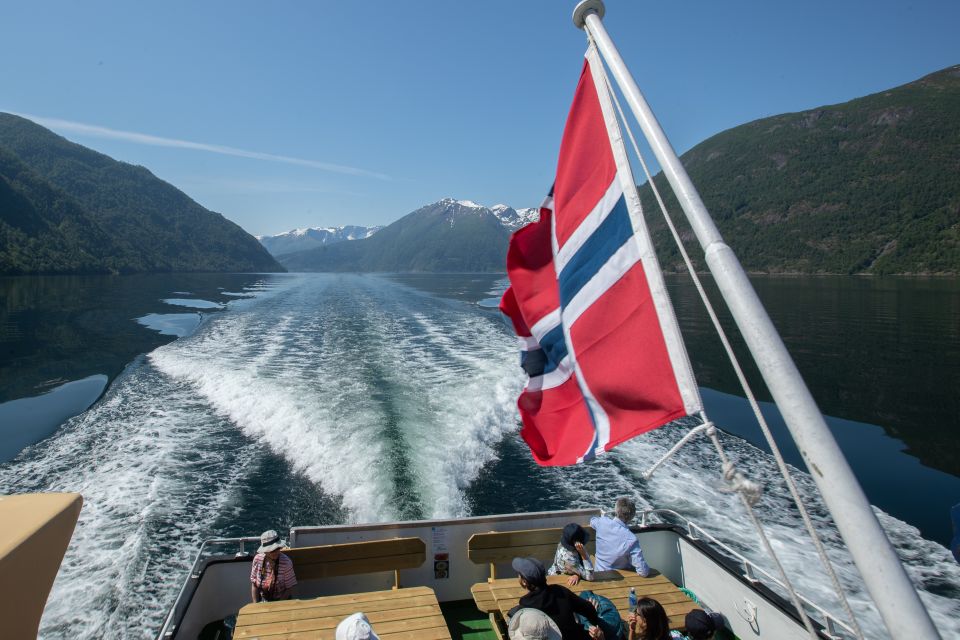 Voss: Guided Fjord & Glacier Tour to Fjærland - Bøyabreen Glacier