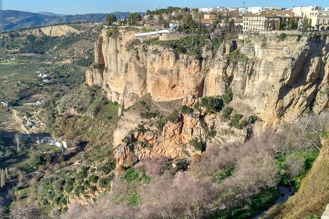 White Villages and Ronda Guided Day Tour From Seville - Exploring Zahara De La Sierra