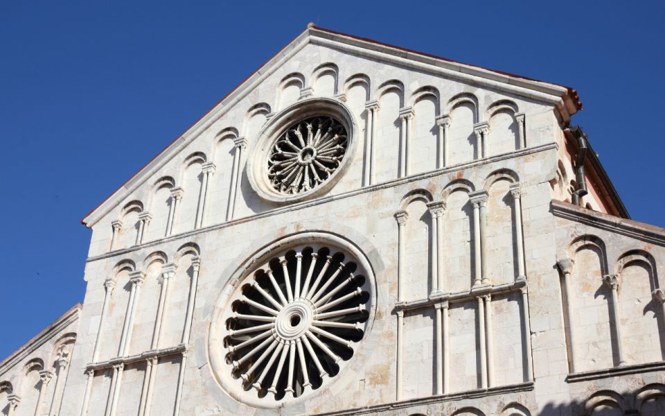 Zadar: Guided Old Town History Walking Tour - Meeting Point and Duration