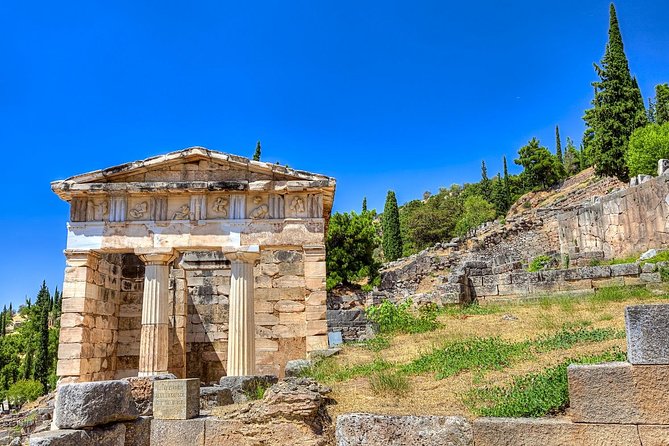 2-Day Delphi and Meteora Tour From Athens - Group Size Limitation