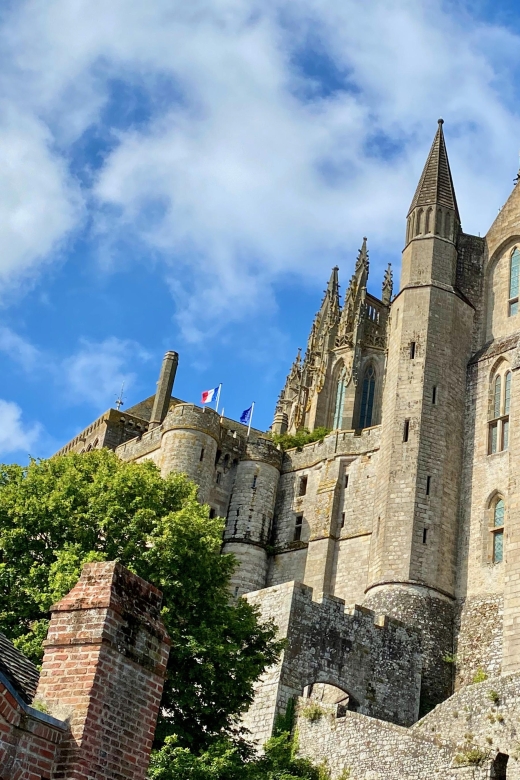 2-day Private D-Day Mont Saint-Michel 3 Castles by Mercedes - Normandy American Cemetery