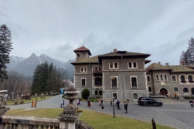 3 Castles: Peles, Bran, Cantacuzino Wednesday Filming Site - Tour From Brasov - Exploring Bran Castle