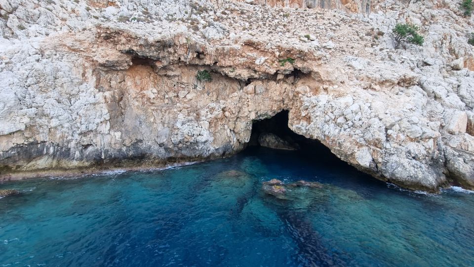 Alanya Relax Coastal Boat Trip With Lunch & Swimming - Snorkeling Opportunities in Crystal Waters