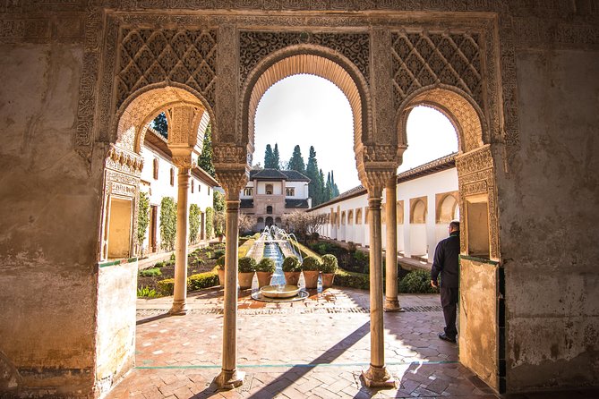 Alhambra and Nasrid Palaces: Private Tour Through the Senses - Cancellation Policy