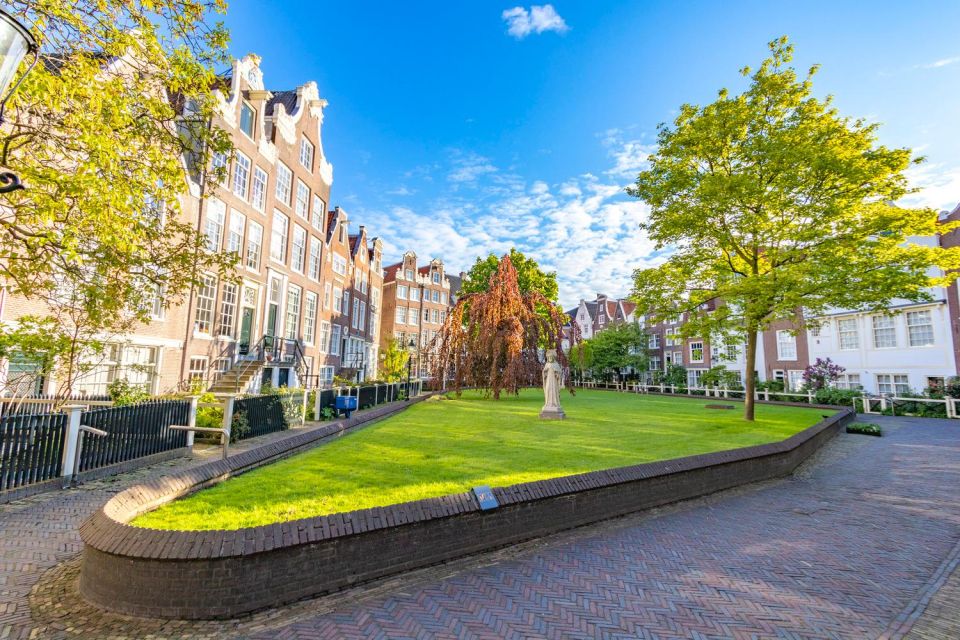 Amsterdam: Private Exclusive History Tour With Local Expert - Amsterdams Rich History