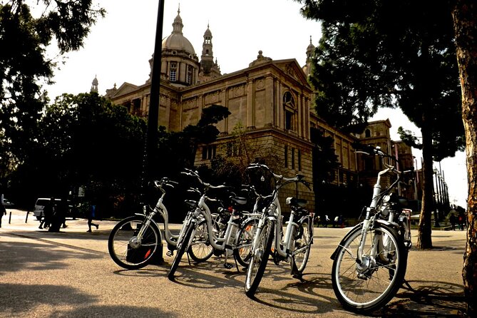 Barcelona Bike Highlights & Sagrada Familia Small Group Tour - Visit Basilica De La Sagrada Familia