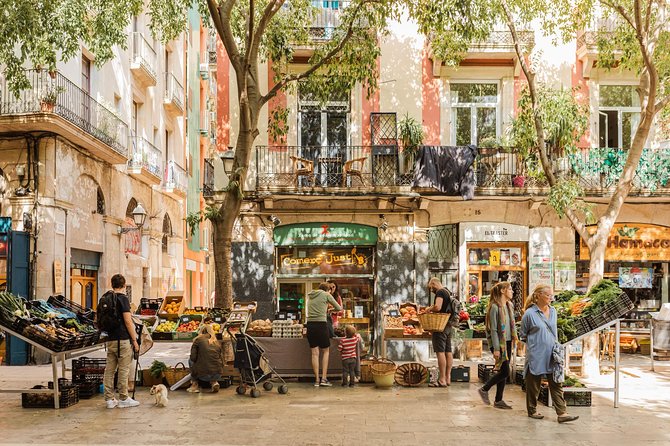 Barcelona Highlights Private Tour With a Local 100% Personalized - Immersive Experience With a Local