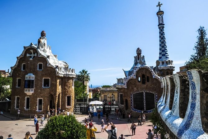 Barcelona Highlights & Sagrada Familia Skip-the-Line Private Tour - Logistics and Booking