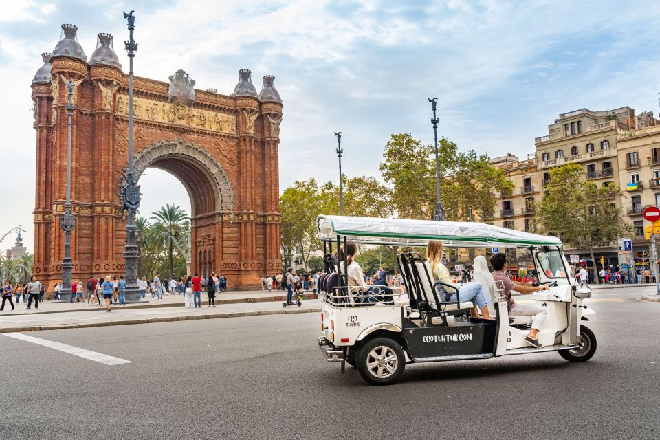 Barcelona: Private City Tour by Eco Tuk Tuk - Group Size Limits