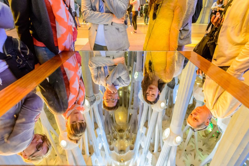 Barcelona: Sagrada Familia Tour & Optional Tower Visit - Tour Booking and Availability