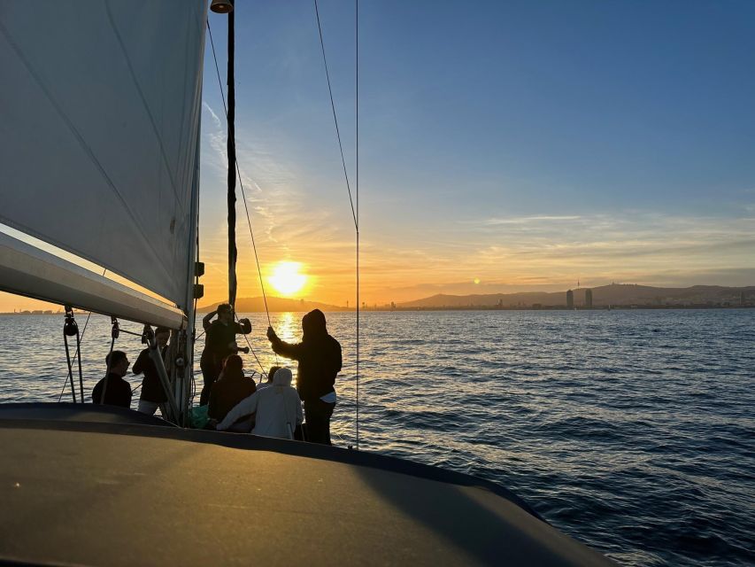 Barcelona: Sunset Boat Trip With Unlimited Cava Wine - Swimming in the Mediterranean Waters