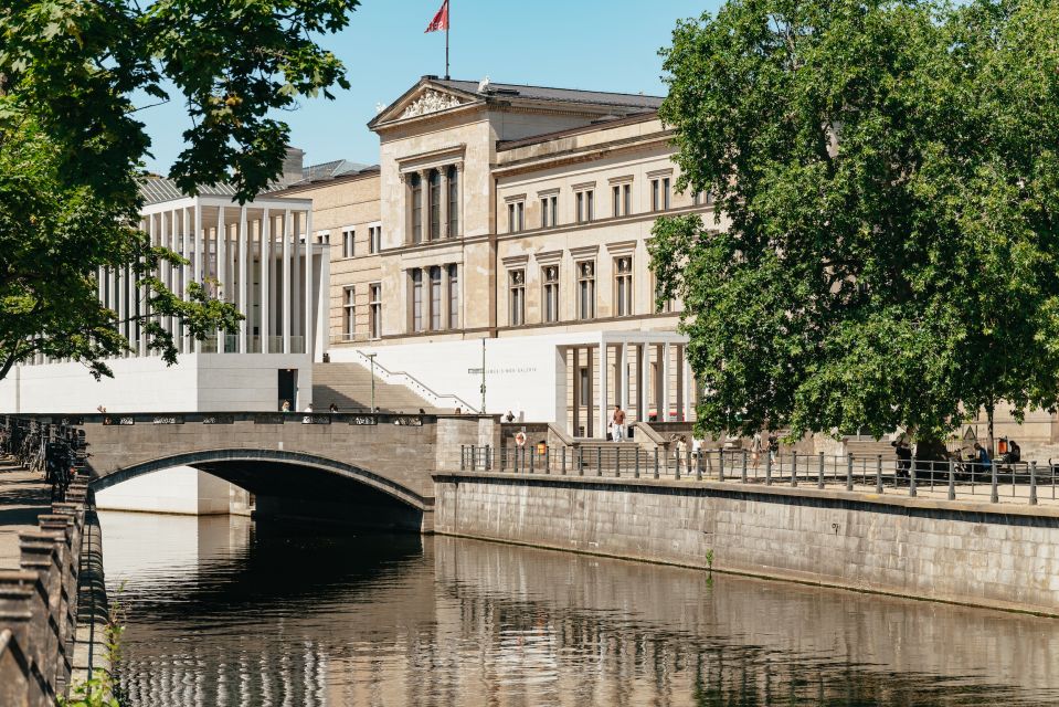 Berlin: 1-Hour City Tour by Boat With Guaranteed Seating - On-Board Policies and Restrictions