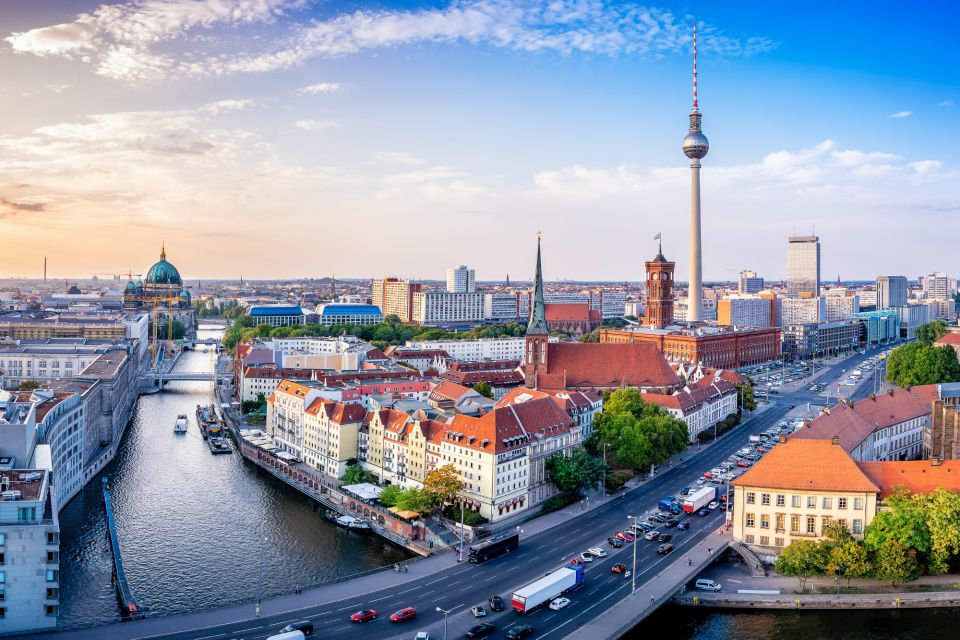 Berlin Highlights Self-Guided Scavenger Hunt and Tour - Ideal Activity for Visitors