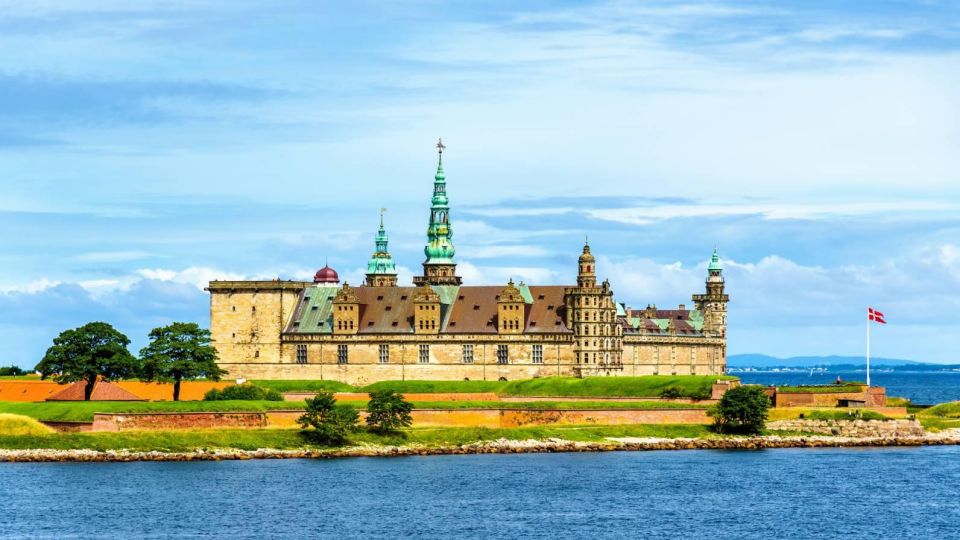 Castles of Kronborg and Frederiksborg From Copenhagen by Car - Group Size and Transportation