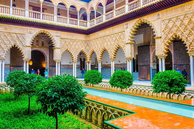 Cathedral & Alcazar of Seville Guided Tour With Skip the Line - Guided Tour Commentary