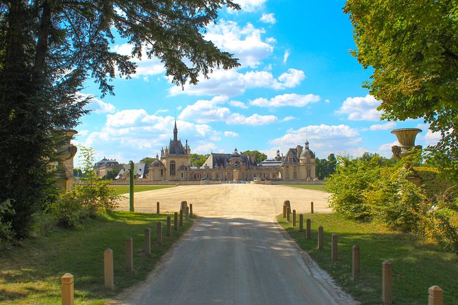 Château De Chantilly Tour From Paris Including the Great Stables of the Prince De Condé and a Renaissance-Style Meal - Tour Inclusions and Exclusions