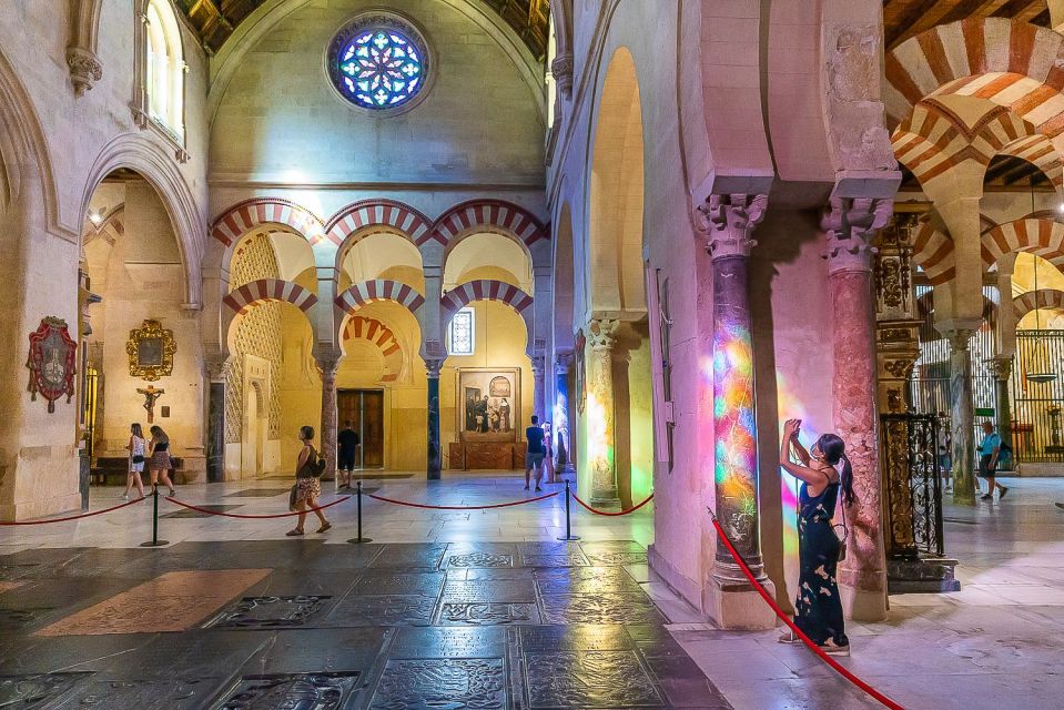 Córdoba: Skip-the-Ticket-Line Mosque-Cathedral Guided Tour - Visiting the Prayer Hall