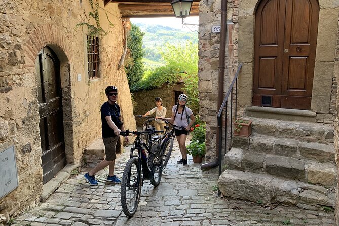 Discovering Chianti, E-Bike Tour - Daily Experience - Participant Considerations and Group Size