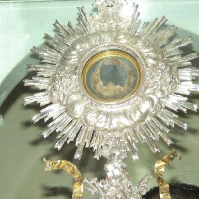 Eucharistic Miracle & Holy Faces Sanctuaries Private Tour - Booking and Cancellation