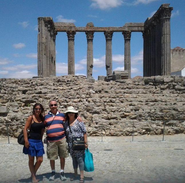 Évora Full-Day Tour With Wine Tasting From Lisbon - Visit to Arraiolos Village