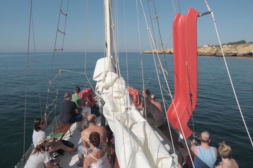 From Albufeira: Benagil Coastline Tour - Meeting Point